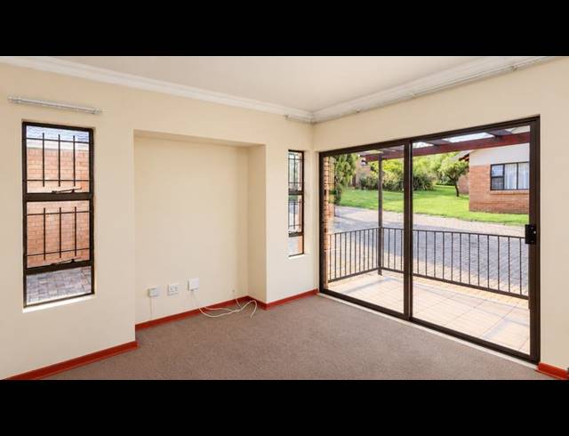 2 BEDROOM TOWNHOUSE FOR SALE IN LANGENHOVENPARK